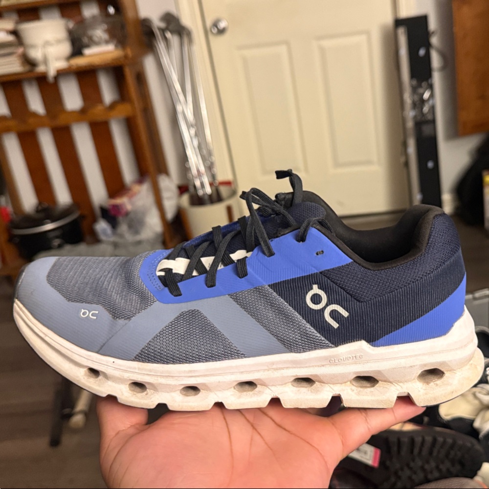 On Cloud Running “only one Shoe”- amputee